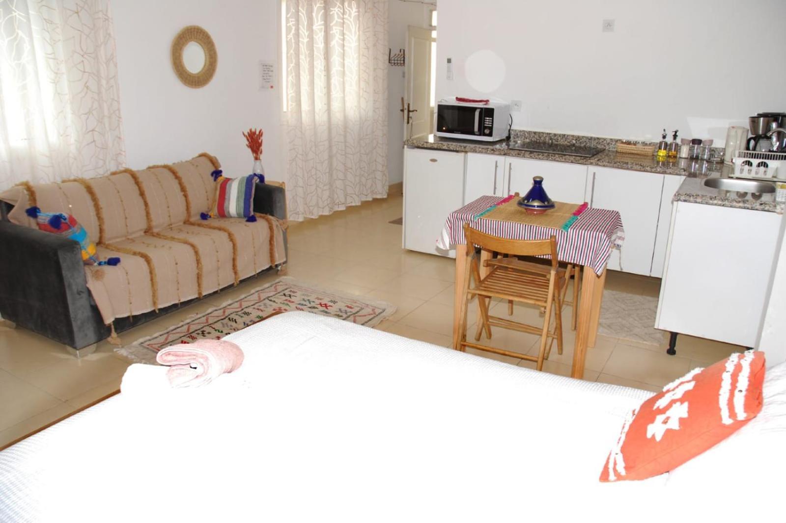 Studio Lumineux Avec Terrasse Tanger Exteriör bild